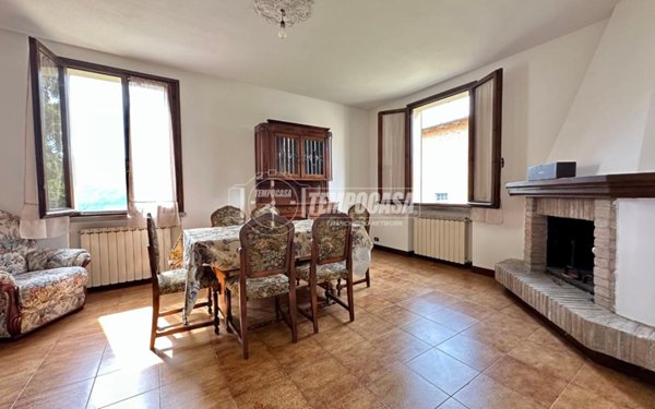 casa indipendente in vendita a Serramazzoni in zona Pazzano