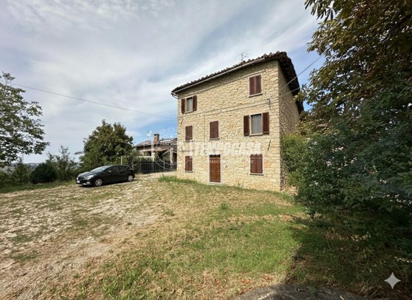 appartamento in vendita a Serramazzoni in zona Pazzano