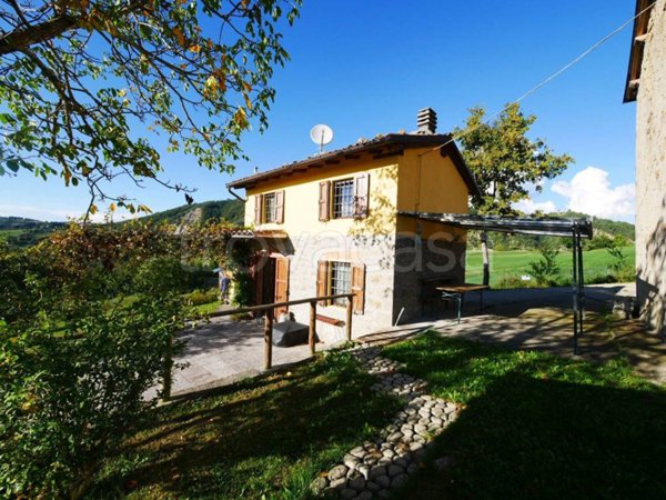 casa indipendente in vendita a Serramazzoni in zona Pompeano