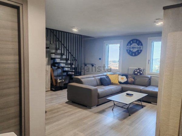 esavano in vendita a Serramazzoni