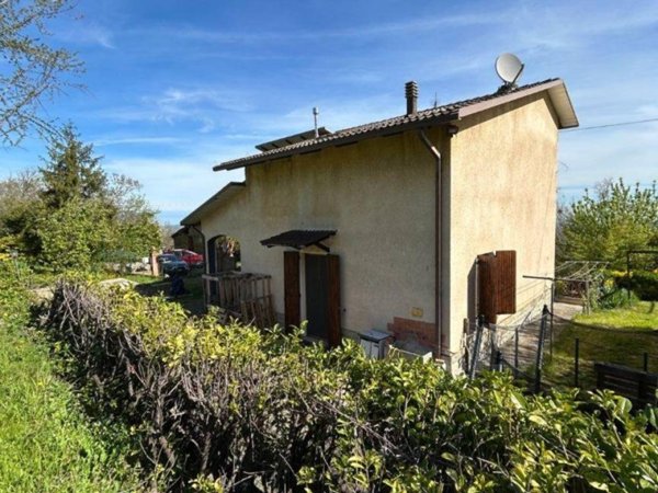 casa indipendente in vendita a Serramazzoni in zona Faeto