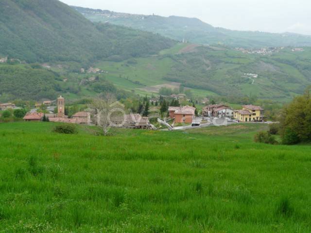 casa indipendente in vendita a Serramazzoni in zona Riccò