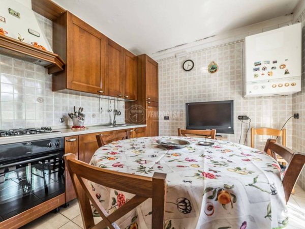 casa indipendente in vendita a Serramazzoni in zona Riccò