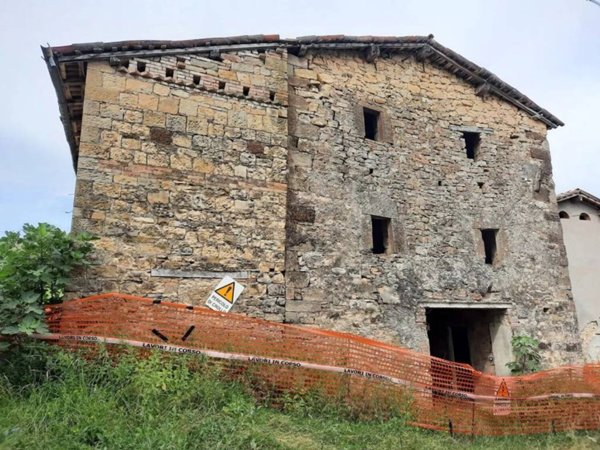 casa indipendente in vendita a Serramazzoni in zona Varana