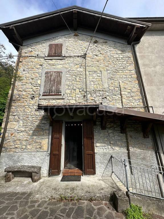 casa indipendente in vendita a Serramazzoni in zona Monfestino