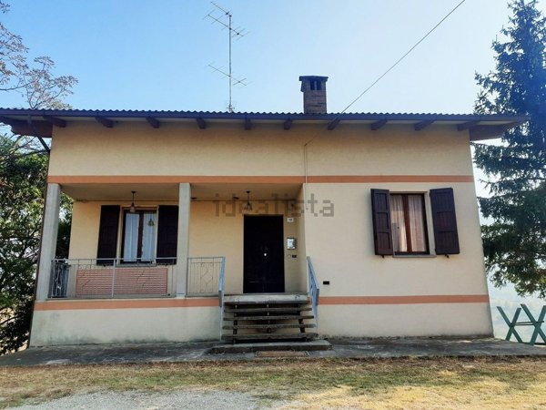 appartamento in vendita a Serramazzoni in zona Pazzano