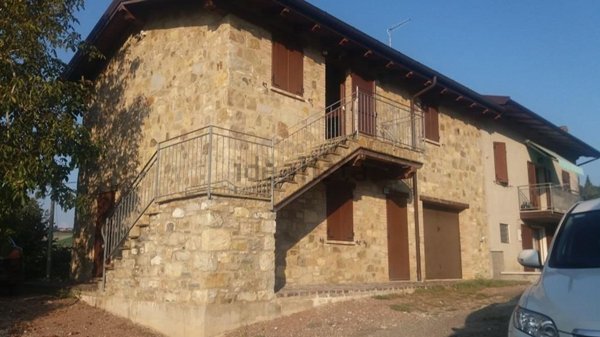 appartamento in vendita a Serramazzoni in zona Pompeano