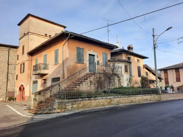 casa indipendente in vendita a Serramazzoni in zona San Dalmazio