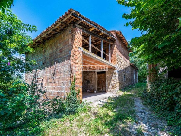 casale in vendita a Serramazzoni in zona Pazzano