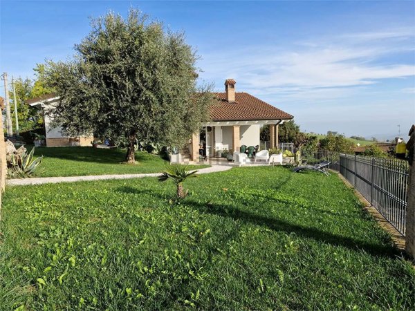 casa indipendente in vendita a Serramazzoni