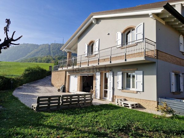 casa indipendente in vendita a Serramazzoni