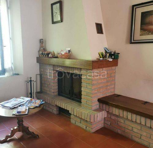 casa indipendente in vendita a Serramazzoni in zona Montagnana