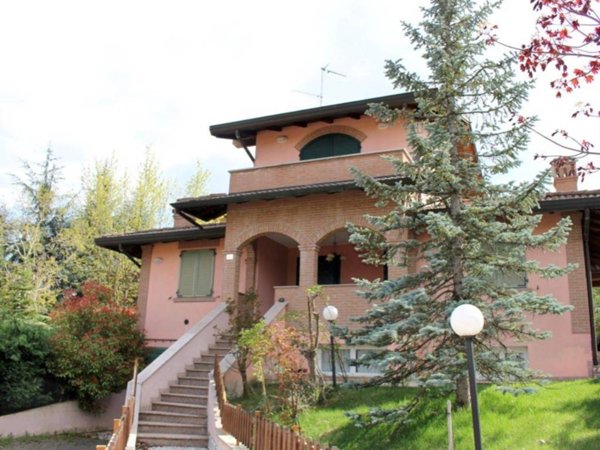 casa indipendente in vendita a Serramazzoni