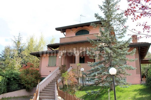 casa indipendente in vendita a Serramazzoni in zona Ligorzano