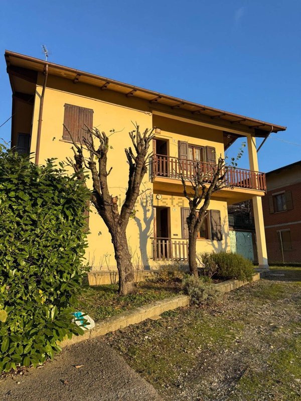 casa indipendente in vendita a Serramazzoni in zona Riccò