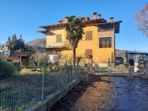 casa indipendente in vendita a Serramazzoni in zona Riccò