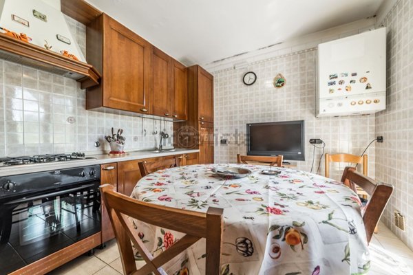 casa indipendente in vendita a Serramazzoni in zona Riccò