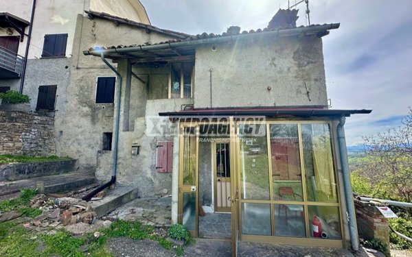 bifamiliare in vendita a Serramazzoni in zona Ligorzano
