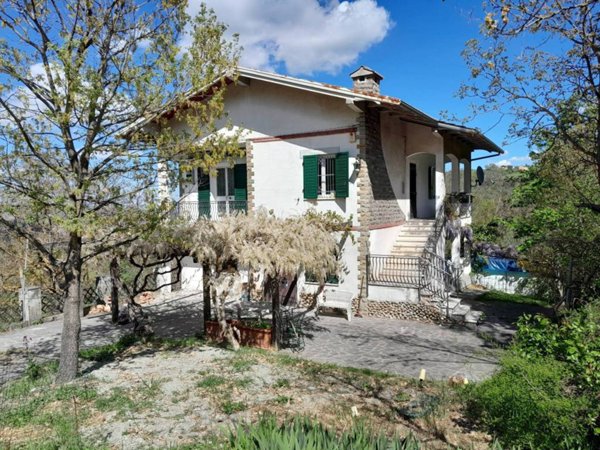 casa indipendente in vendita a Serramazzoni in zona Pazzano