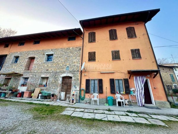 casa indipendente in vendita a Serramazzoni in zona Riccò