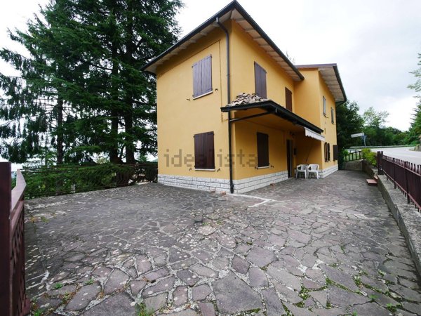 appartamento in vendita a Serramazzoni in zona Rocca Santa Maria