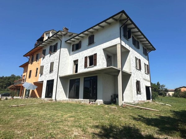 intera palazzina in vendita a Serramazzoni