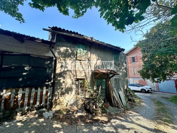 casa indipendente in vendita a Serramazzoni in zona Ligorzano