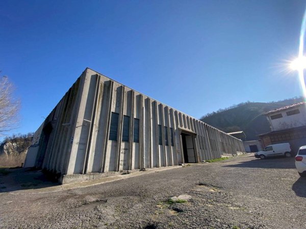 capannone in vendita a Serramazzoni