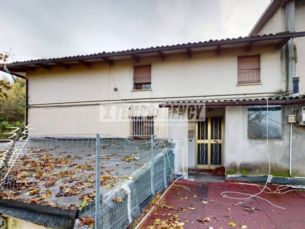 appartamento in vendita a Serramazzoni in zona Montagnana