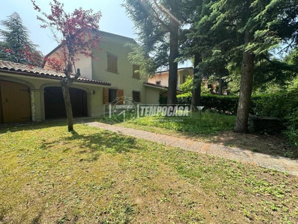 casa indipendente in vendita a Serramazzoni in zona Faeto