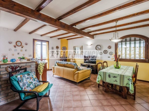 appartamento in vendita a Serramazzoni in zona Selva