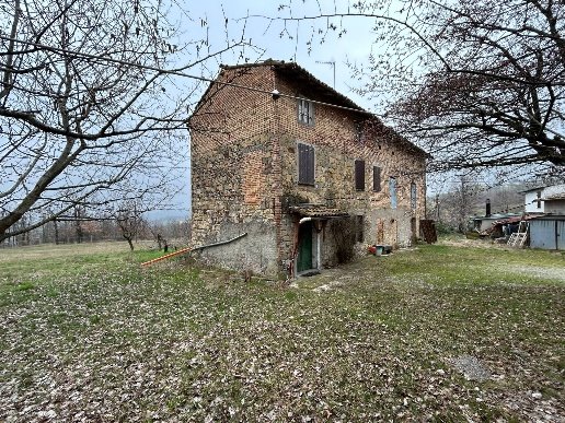 esavano in vendita a Serramazzoni in zona San Dalmazio