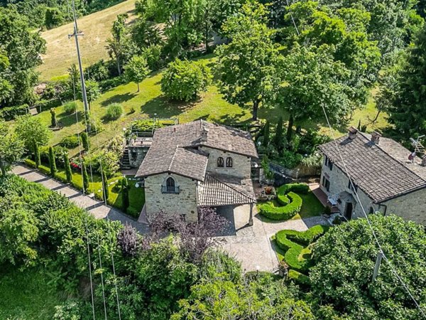 casa indipendente in vendita a Serramazzoni in zona Pazzano