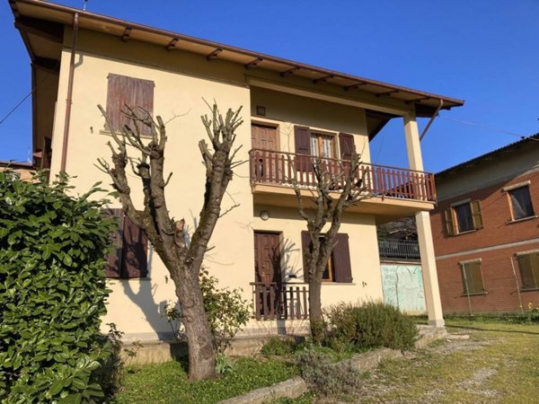 casa indipendente in vendita a Serramazzoni in zona Riccò