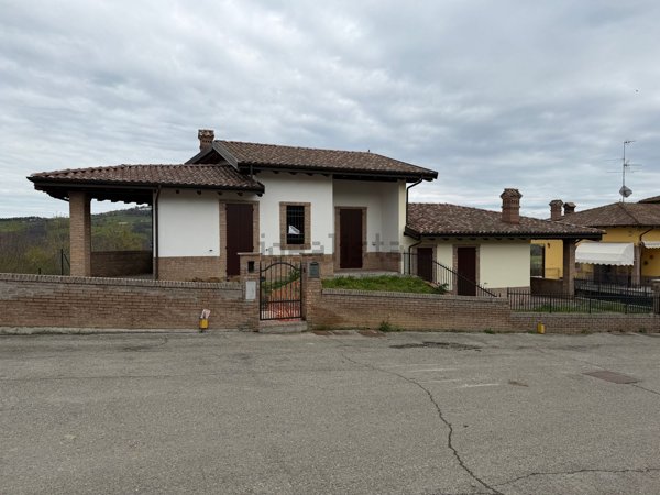 casa indipendente in vendita a Serramazzoni in zona Pazzano