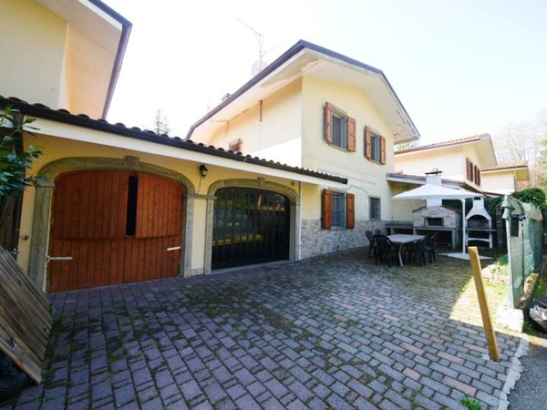 casa indipendente in vendita a Serramazzoni in zona Faeto