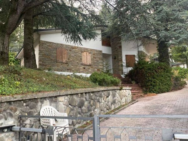 casa indipendente in vendita a Serramazzoni in zona Ligorzano