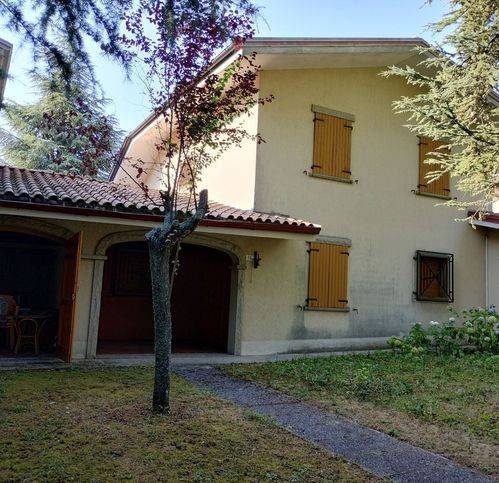 casa indipendente in vendita a Serramazzoni in zona Faeto