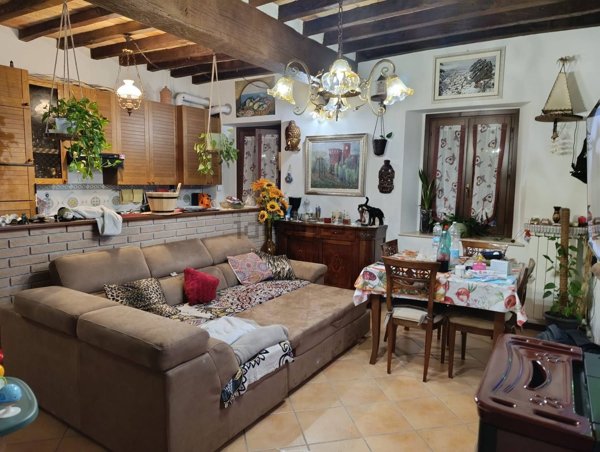 appartamento in vendita a Serramazzoni in zona Ligorzano