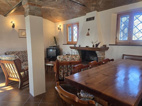 casa indipendente in vendita a Serramazzoni in zona Riccò