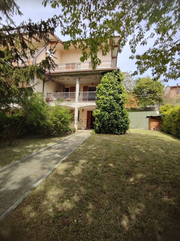 casa indipendente in vendita a Serramazzoni in zona Ligorzano