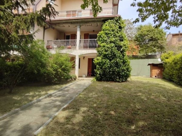 casa indipendente in vendita a Serramazzoni in zona Ligorzano