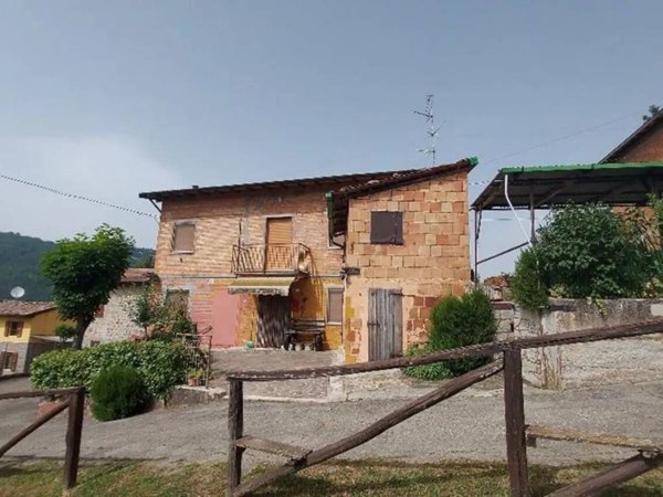 appartamento in vendita a Serramazzoni in zona Pompeano