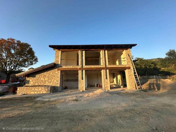 casa indipendente in vendita a Serramazzoni in zona Riccò