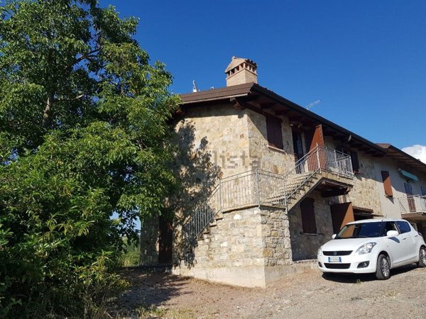 appartamento in vendita a Serramazzoni in zona Pompeano