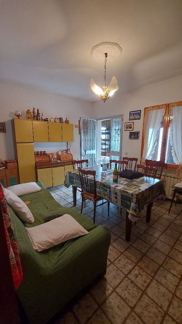appartamento in vendita a Serramazzoni in zona Valle