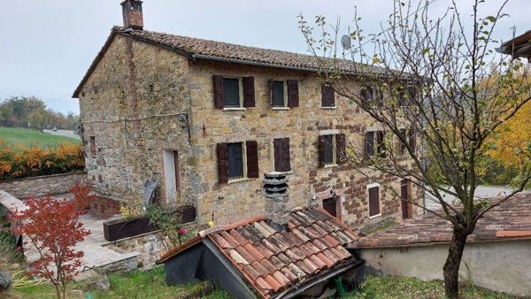 appartamento in vendita a Serramazzoni in zona Riccò