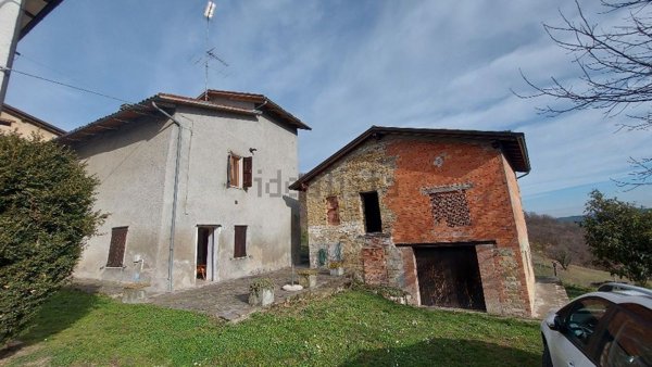 appartamento in vendita a Serramazzoni in zona Varana