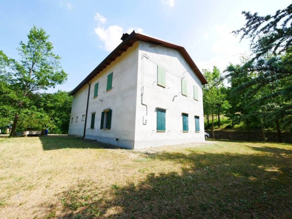 casa indipendente in vendita a Serramazzoni in zona Ligorzano