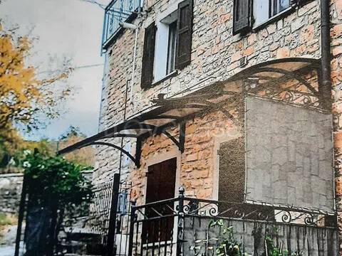 casa indipendente in vendita a Serramazzoni in zona Riccò